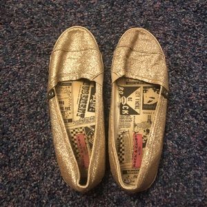 CUTE GOLD SHOES ⭐️